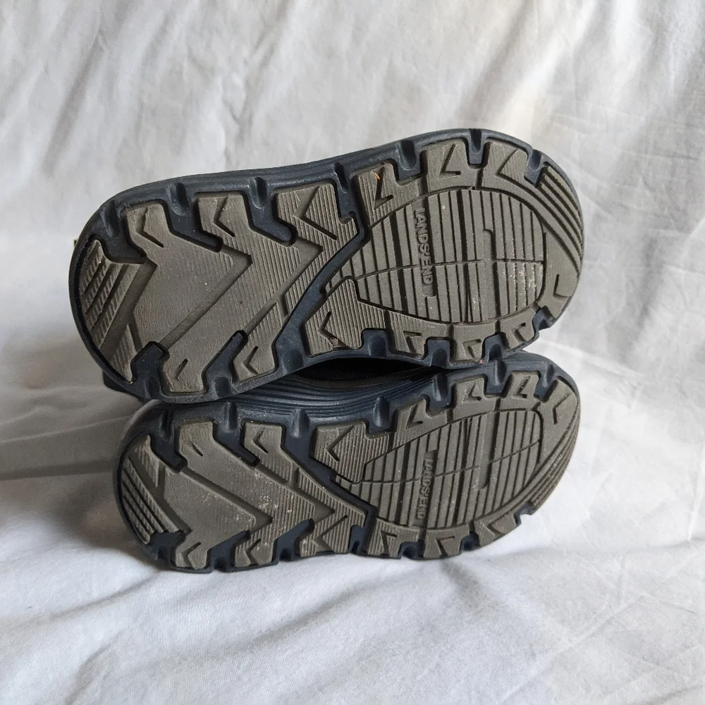 Lands' end Unisex winter boots size 8